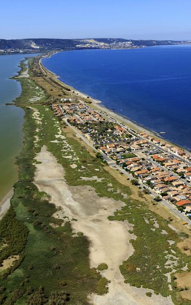 France, Bouches du Rhone (13), Marignane, le Jai, etang de Bolmon et etang de Berre (vue aerienne)
