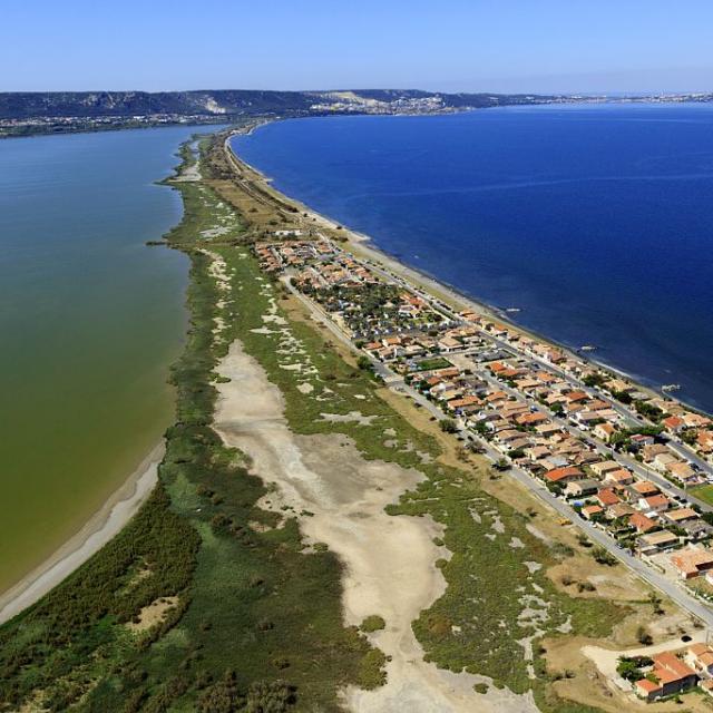 France, Bouches du Rhone (13), Marignane, le Jai, etang de Bolmon et etang de Berre (vue aerienne)